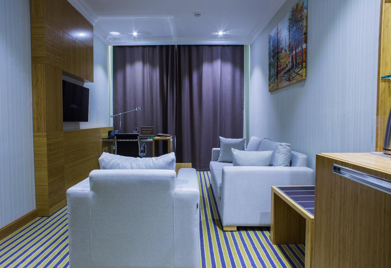 Aidana Plaza Hotel Schymkent Exterior foto